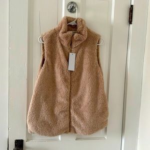 Goodnight macaroon faux fur vest